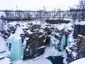 abisko-national-park-frozen-waterfalls.jpg